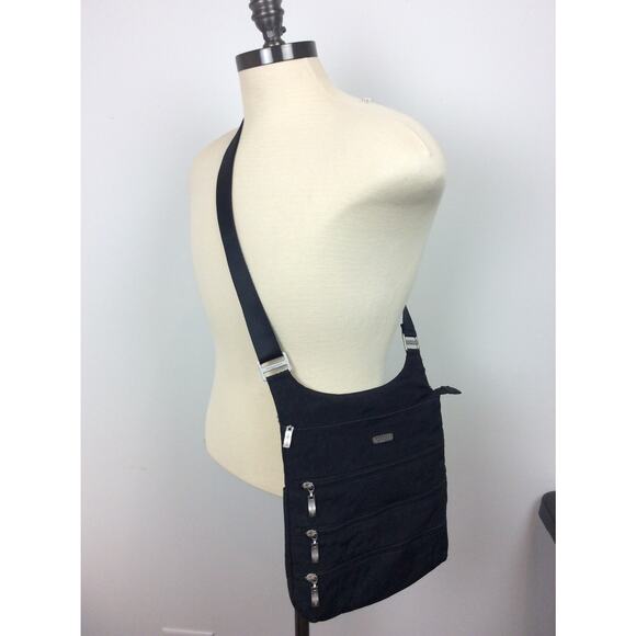 Baggallini Handbags - Baggallini Multi Pocket Black Crossbody Purse